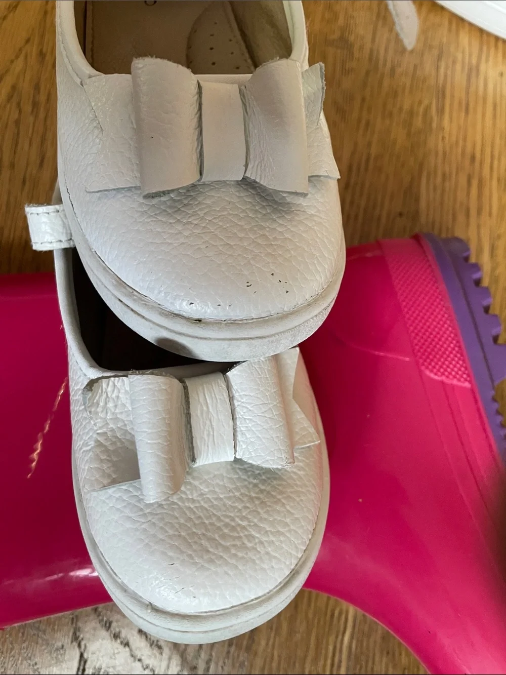 Leather Monkey Feet White Girls Mary Jane Shoes with Bow size 3-4 soft